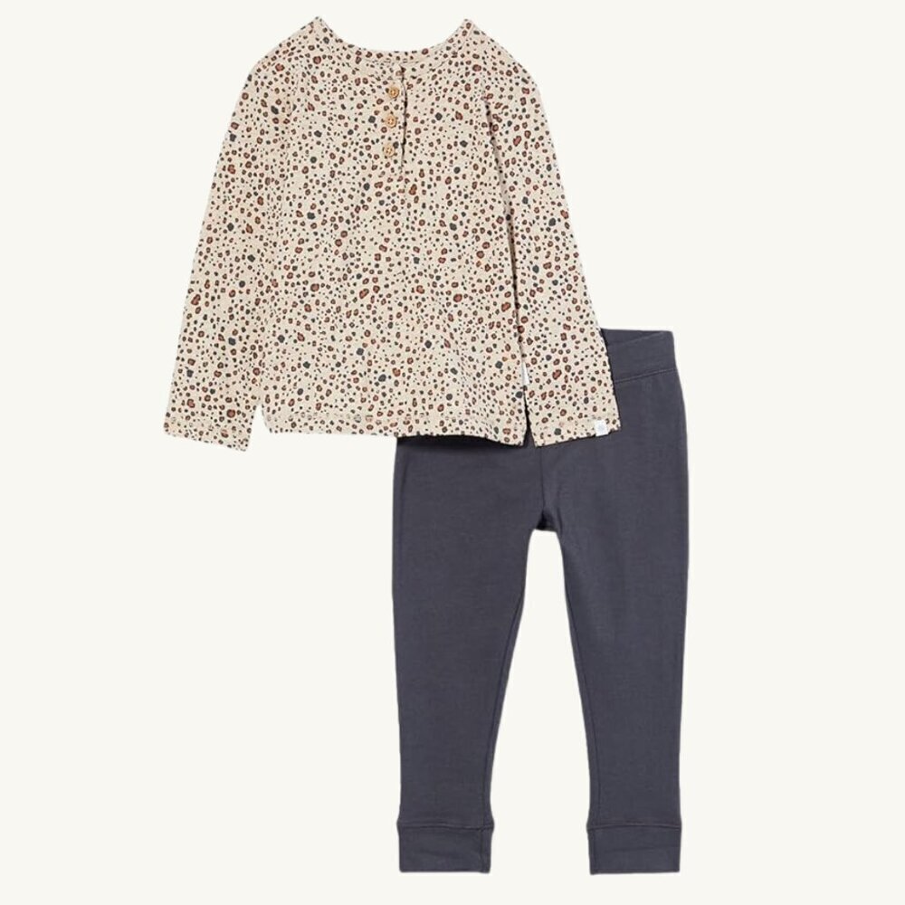NWT - Organic neutral animal print set​​​​​